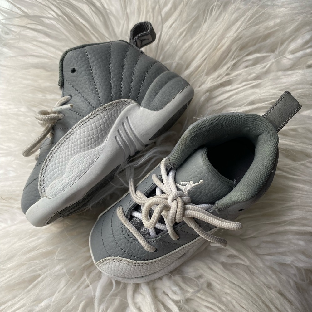 🩶🏀 Toddler Air Jordan Retro 12 Stealth Gray + White